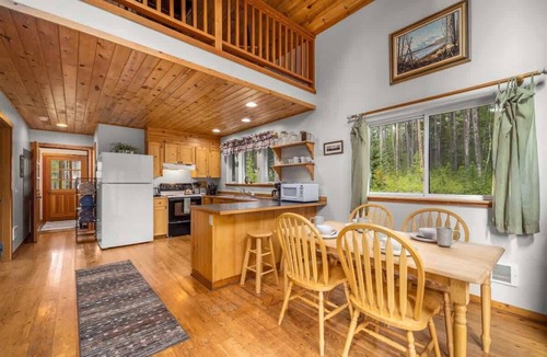 West Glacier House | Quiet home minutes to Glacier