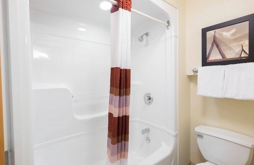 Saugus Hotel | Quiet & Modern Stay Perfect for Exploring Near Peabody Historical Society