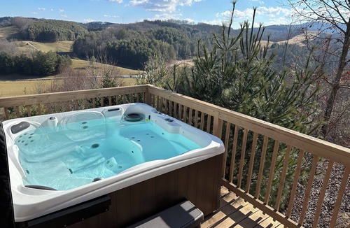 Crumpler Cabin | Quiet Mountain View Cabin on 2+ Acres w/Hot Tub overlooking The New River!