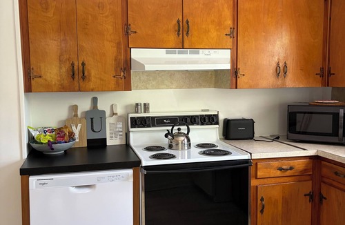 Stanardsville House | Quiet-peaceful 2-bedroom house with AC in Stanardsville, VA. No pets.