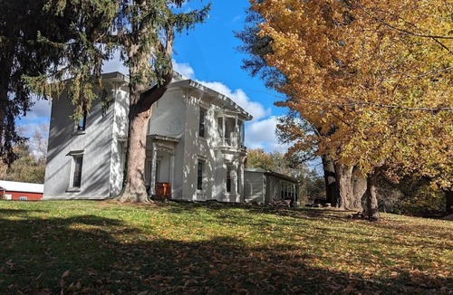 New Haven  Huron County House | Quiet pet friendly country home a few miles from Lake Erie & Cedar Point