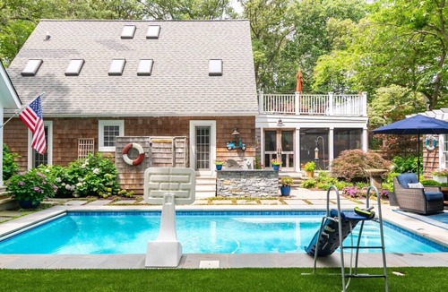 The Pines House | Quiet Pines Escape | Private Pool | BBQ | Beach