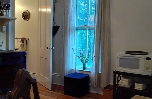 Waverly Apartment | QUIET PRIVATE and BEAUTIFULLY RENOVATED Historic Property