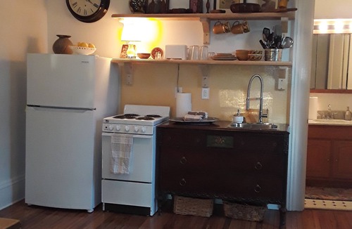 Waverly Apartment | QUIET PRIVATE and BEAUTIFULLY RENOVATED Historic Property