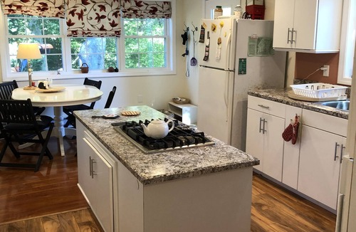Centerville House | Quiet private Centerville cottage, walk to beach, central A/C, parking pass.