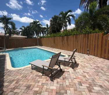 Wilton Manors House | Quiet Villa on the Canal