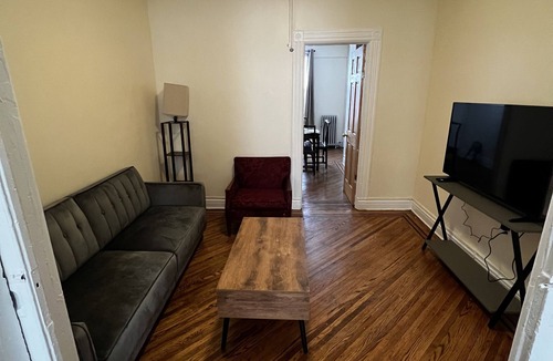Crown Heights Apartment | Quiet Vintage Apartment