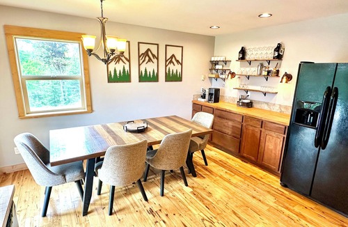 Marion Cottage | Quiet, wooded cottage in Marion perfect for relaxing stays