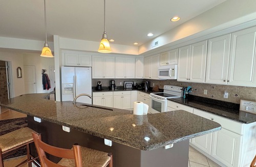Chincoteague Condo | Rachel's Retreat- 3BR, 2 Bath Waterfront condo pool -Linens & Towels Provided