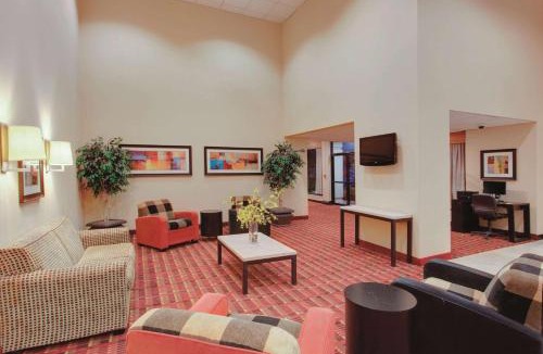 Fairfield Hotel | Ramada Inn by Wyndham Fairfield NJ