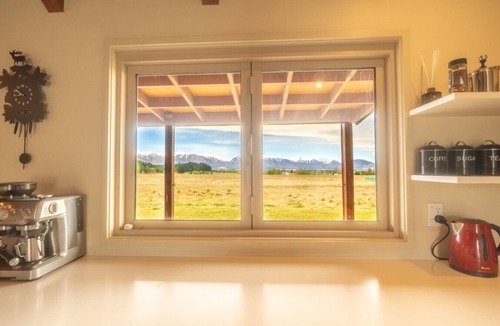 Ben Ohau House | Raspberry Hut, Huge Spaces & Panoramic Views