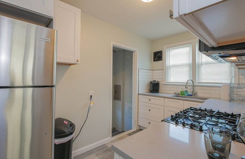 Wildwood House | Recently Renovated 3 Bedroom 1.5 Bathrooms