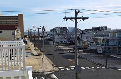 North Wildwood House | Recently updated & upgraded 4 BR, 3.5 Bath, 3 story Townhome with Beach Views