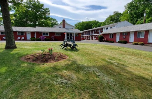 Catskill Hotel | Red Ranch Inn