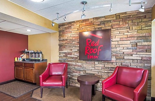 Coliseum Central Hotel | Red Roof Inn Hampton Coliseum & Convention Center
