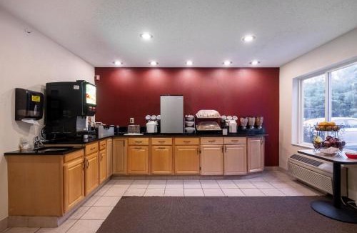 Clifton Park Hotel | Red Roof Inn Clifton Park