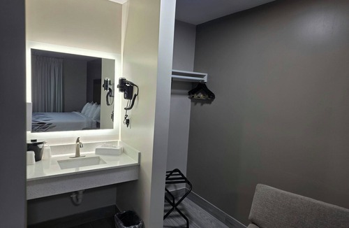 Green Brook Hotel | Red Roof Inn Green Brook - Somerset