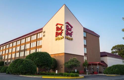 Woburn Hotel | Red Roof Inn PLUS+ Boston - Woburn/Burlington
