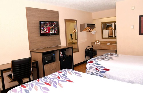 South Richmond Hotel | Red Roof Inn Richmond South