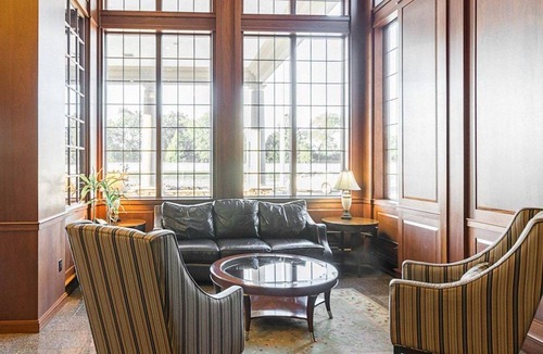 New Castle Hotel | Red Roof Inn & Suites Wilmington - New Castle