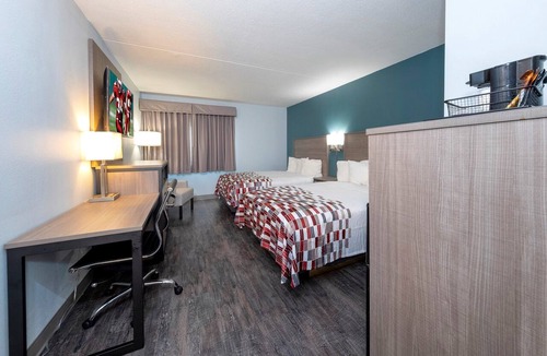 New Castle Hotel | Red Roof Inn & Suites Wilmington - New Castle