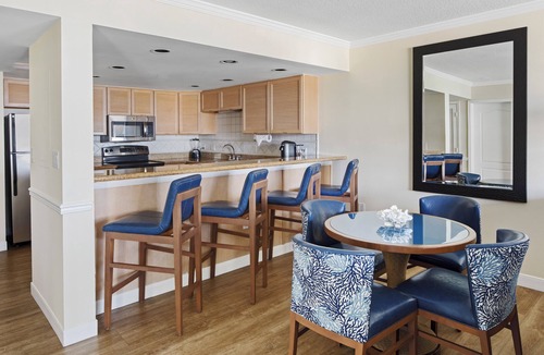Anglers Park Hotel | Reefhouse Resort & Marina