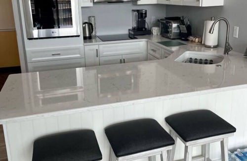 North Wildwood Condo | Regency Towers 2 Bedroom Beachfront Condo with Prime Weeks Still Available