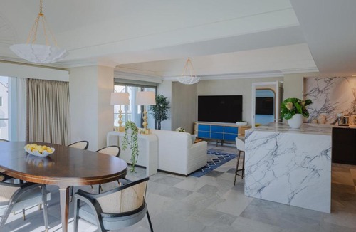 Downtown Hotel | Regent Santa Monica Beach by IHG
