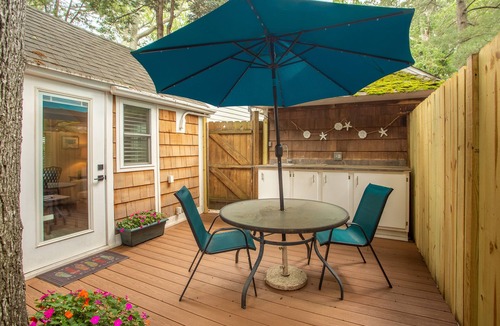 The Pines Cottage | Rehoboth Beach Efficiency Downtown Deck Sleeps 2