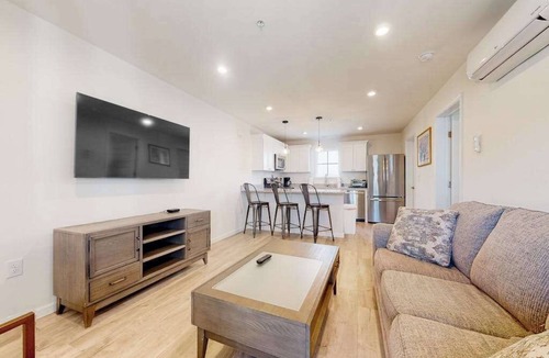 Rehoboth Beach Apartment | Rehoboth Beach House updated condo with outdoor pool & washer/dryer