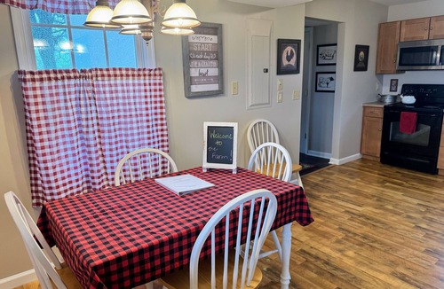 Culpeper House | Relax and enjoy a quiet, country get-away at Lucky Star Farm!