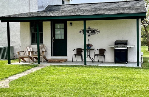 Culpeper House | Relax and enjoy a quiet, country get-away at Lucky Star Farm!