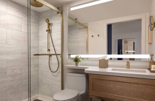 Sunny Isles Beach Hotel | Relax and Unwind! 3 City View Units, Pet-friendly, Outdoor Pool