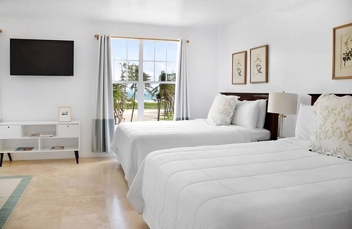 Flamingo/Lummus Hotel | Relax and Unwind! 2 Restful Units Minutes From Downtown Miami