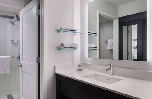 Mount Tabor Hotel | Relax and Recharge! Two Pet-friendly 2BR Suites with Kitchens, Free Breakfast!
