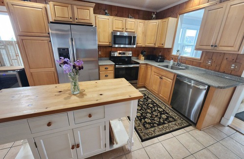 Slaughter Beach House | Relax big in a small beach town!