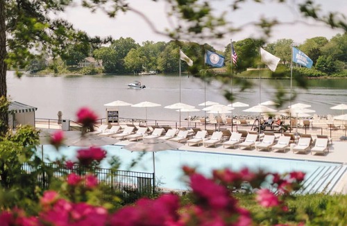 Irvington Hotel | Relax in a Peaceful Garden View Room + Seasonal Pool | Rappahannock River-0.8 mi