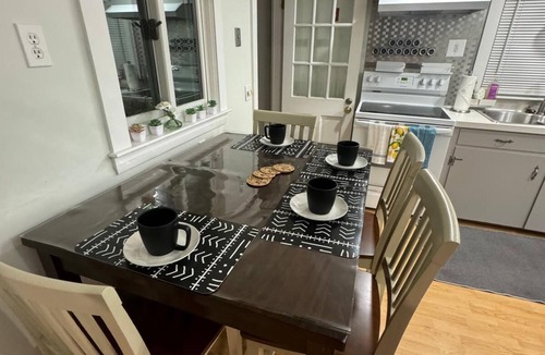 Sandwich House | Relax in this Sandwich Farmhouse - Cape Cod