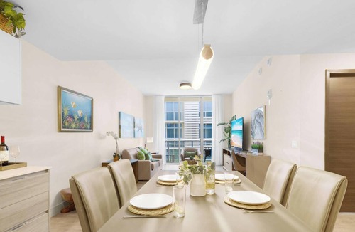 Hollywood Apartment | Relax Near Beach| Rooftop Pool – Hot Tub+ Gym