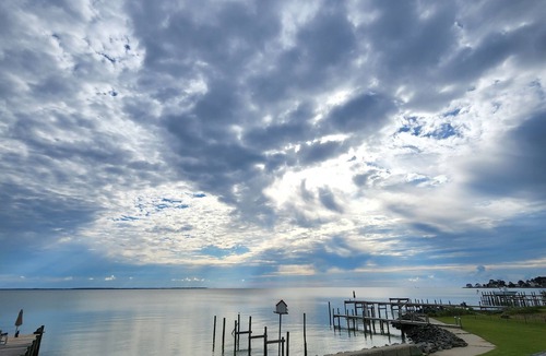 Lottsburg Cottage | Relax & Renew in a WATERFRONT Cottage , private pier, kayaks, fishing, wineries.