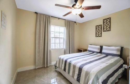 Central Fort Lauderdale Apartment | Relaxing 3 Bedroom House-Close to Beaches and Airport!