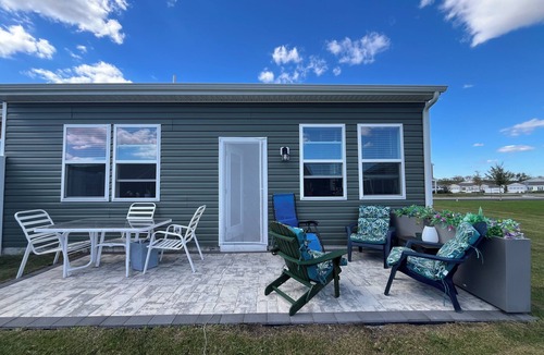 Millville House | Relaxing beach community nearby beaches, pools, clubhouse and gym