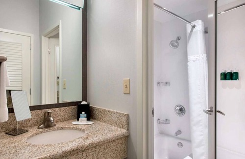 Middletown Hotel | Relaxing Stay! Fully-furnished, Pet-Friendly Property! Swimming Pools!
