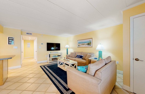 Midtown Ocean City Condo | Remodeled Canvasback Condo 1/2 Block from the Beach w/ Free WiFi, Laundry & AC!