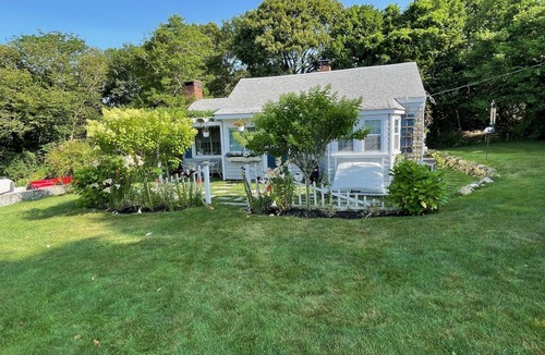 Hyannis House | Remodeled historical Gosnold Cottage.300 yards to the beach.