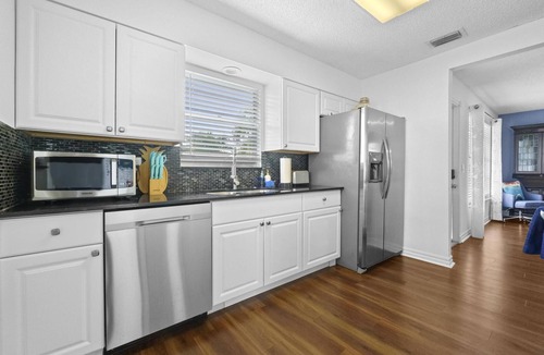 Kings Point House | Remodeled HOT TUB & HEATED POOL home, 8 minutes to the beach! Shark Tank Getaway