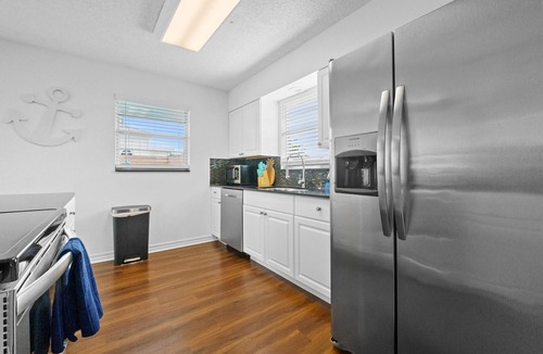 Kings Point House | Remodeled HOT TUB & HEATED POOL home, 8 minutes to the beach! Shark Tank Getaway