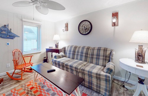 Montego Bay House | Remodeled, Waterfront Home on a Bayside Canal w/ Sun Porch, WiFi & Laundry