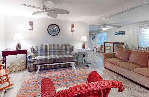 Montego Bay House | Remodeled, Waterfront Home on a Bayside Canal w/ Sun Porch, WiFi & Laundry