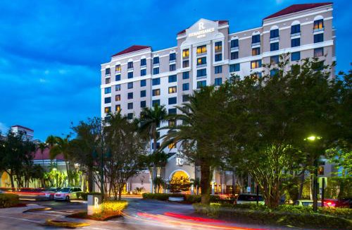 17th Street Causeway Hotel | Renaissance Fort Lauderdale Cruise Port Hotel